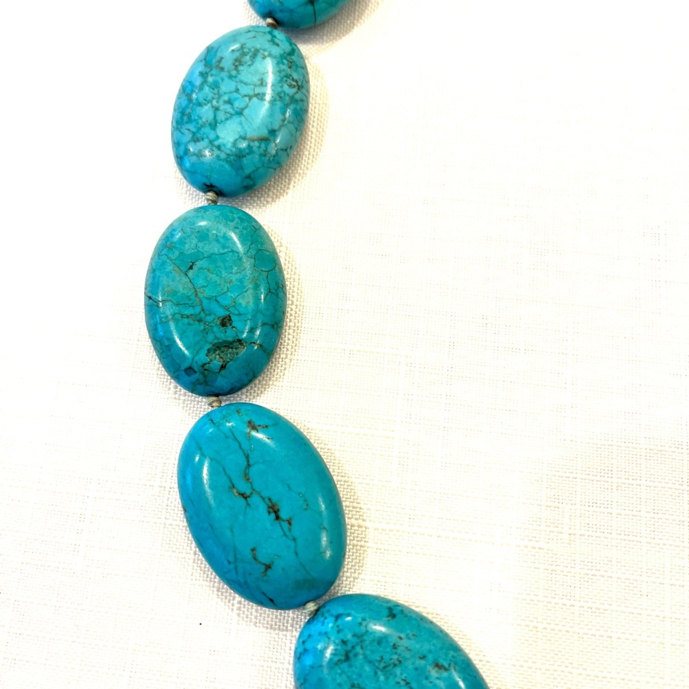 Vintage ~ Turquoise Flat Oval Stones ~ Large Necklace with Spring Clasp - Picture 3 of 11